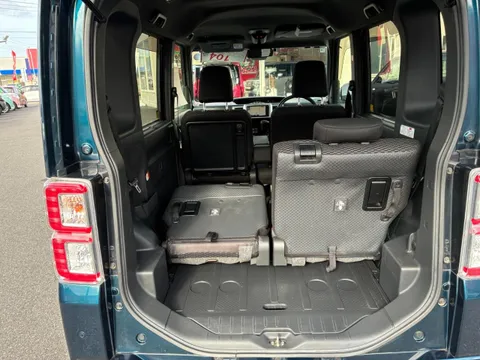 Toyota Pixis Mega