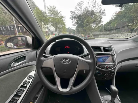 Hyundai Reina