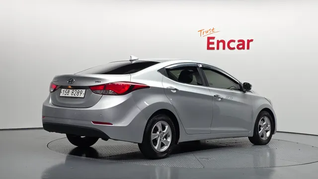 Hyundai Elantra (Avante)