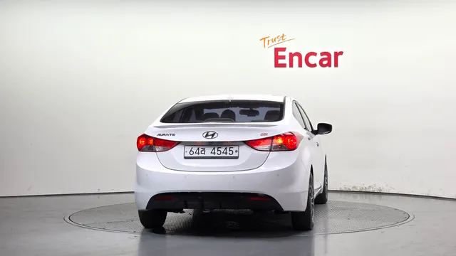Hyundai Elantra (Avante)