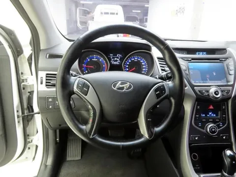 Hyundai Elantra (Avante)