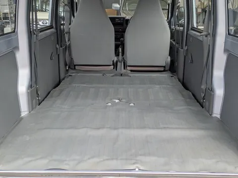 Nissan Clipper Van