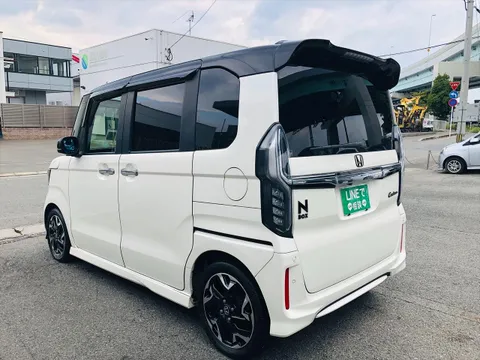 Honda N-BOX Custom