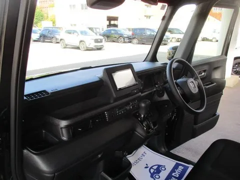 Honda N-BOX Custom