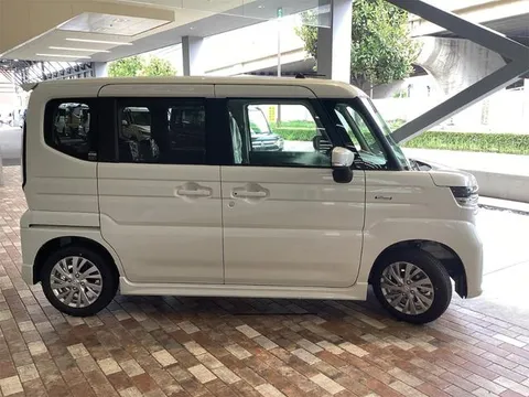 Suzuki Spacia Custom