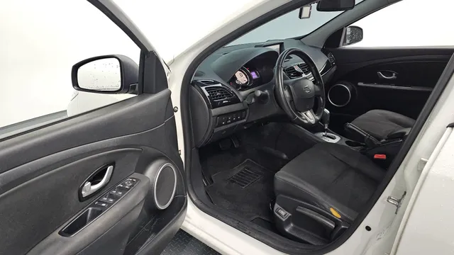 Renault SM3