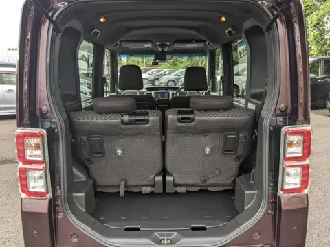 Toyota Pixis Mega