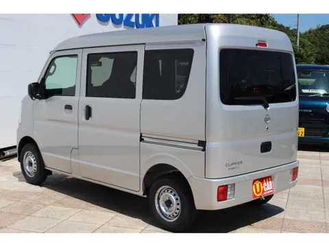 Nissan Clipper Van