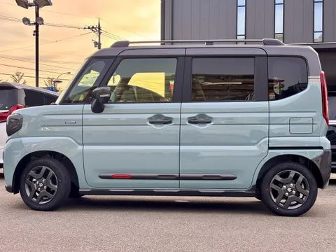 Suzuki Spacia