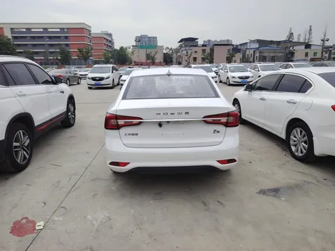 Roewe i5