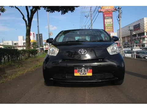 Toyota iQ