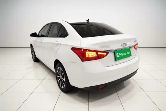 Chery Arrizo 5
