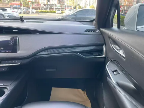 Cadillac XT4