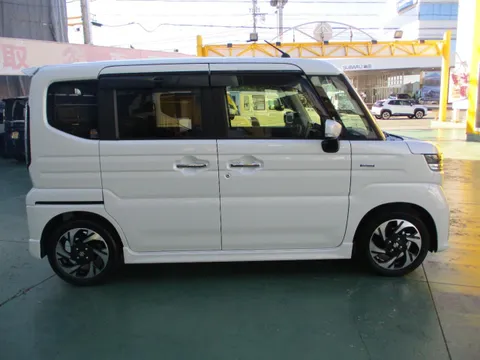 Suzuki Spacia Custom