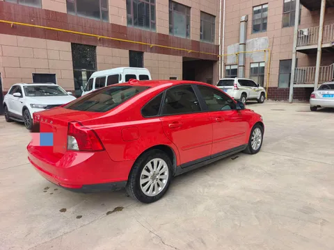 Volvo S40