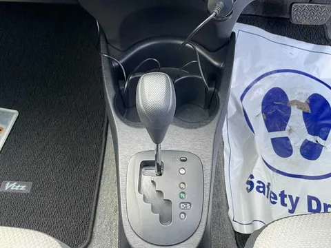 Toyota Yaris (Vitz)