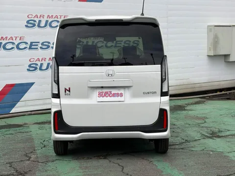 Honda N-BOX Custom