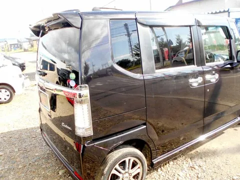 Honda N-BOX Custom