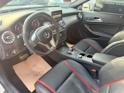 Mercedes-Benz Mercedes-Benz GLA
