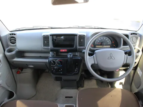 Mitsubishi Minicab Van