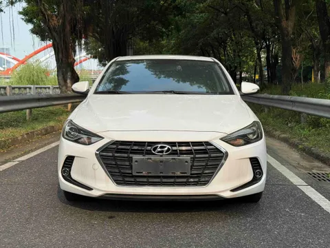 Hyundai Elantra (Avante)