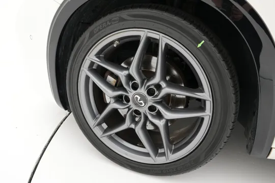Infiniti Q30