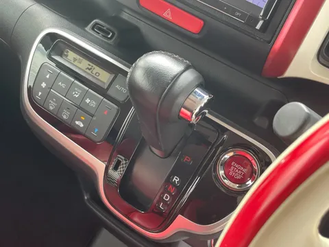 Honda N-BOX Slash