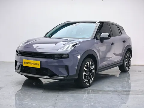Lynk & Co 06