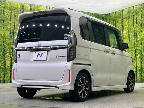Honda N-BOX Custom