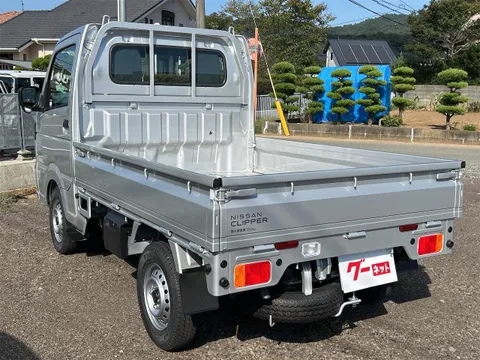 Nissan Clipper Truck