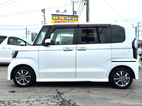 Honda N-BOX Custom