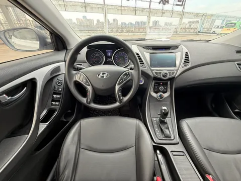 Hyundai Elantra (Avante)