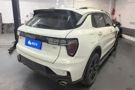 Lynk & Co 01