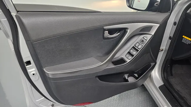 Hyundai Elantra (Avante)