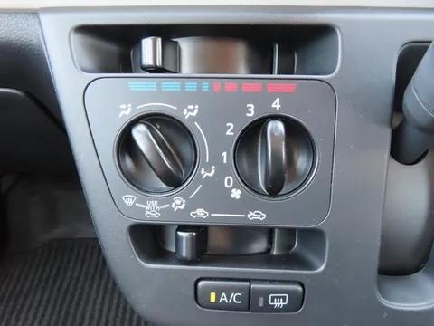 Daihatsu Mira Tocot