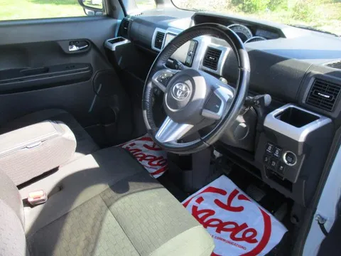 Toyota Pixis Mega