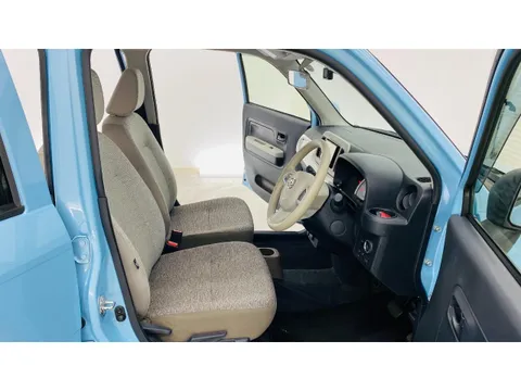 Daihatsu Mira Tocot