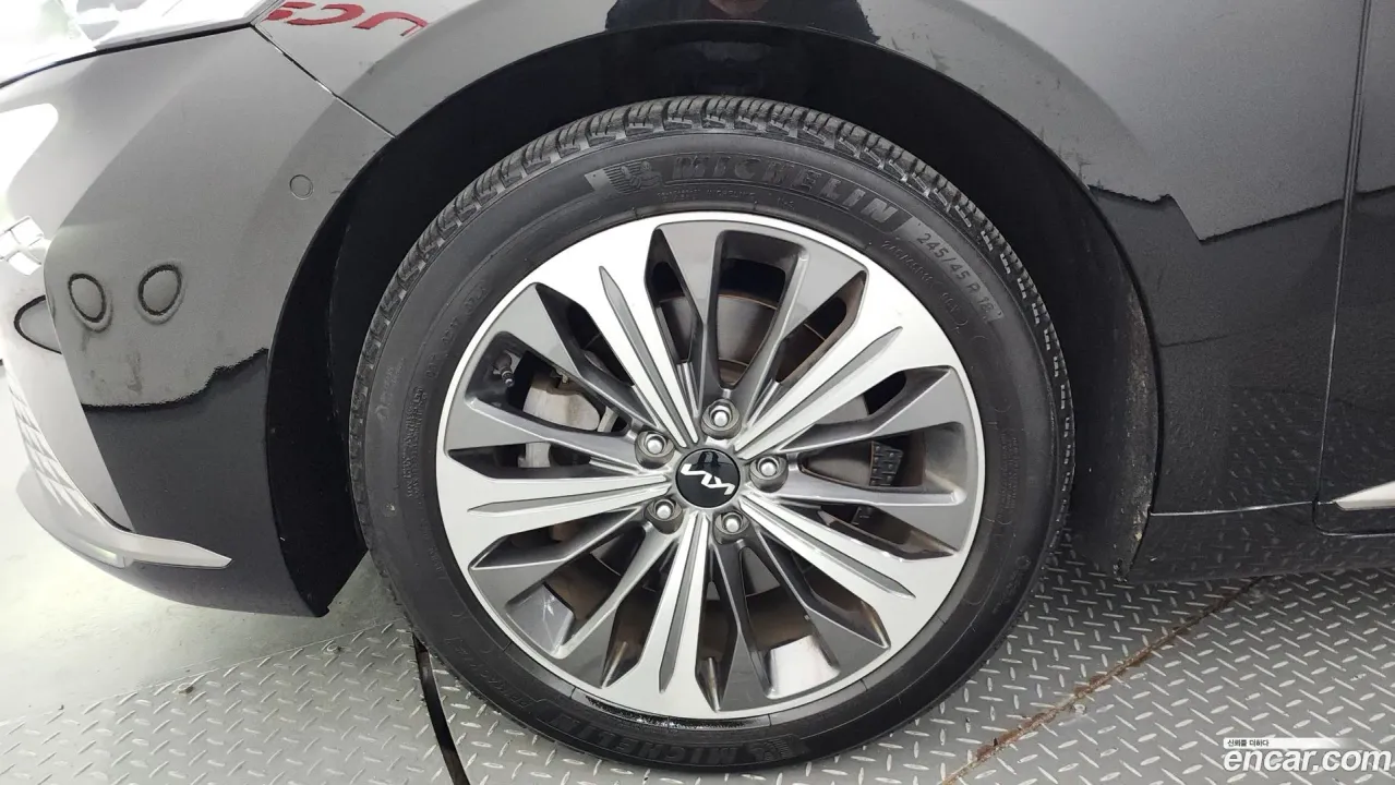 Kia K8