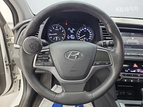 Hyundai Elantra (Avante)