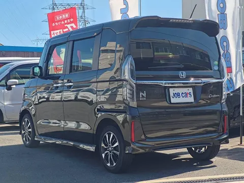 Honda N-BOX Custom