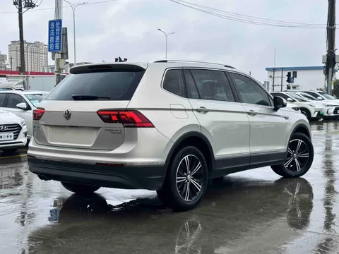 Volkswagen Tiguan L