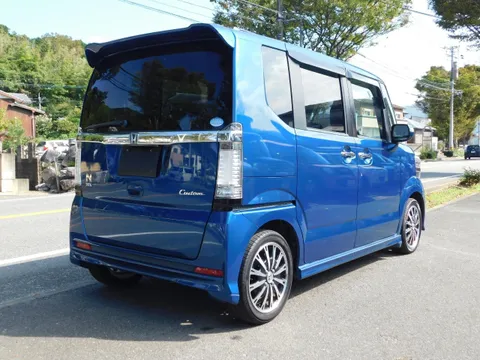 Honda N-BOX Custom