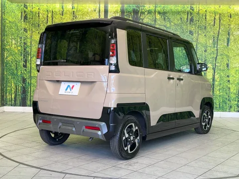 Mitsubishi Delica Mini