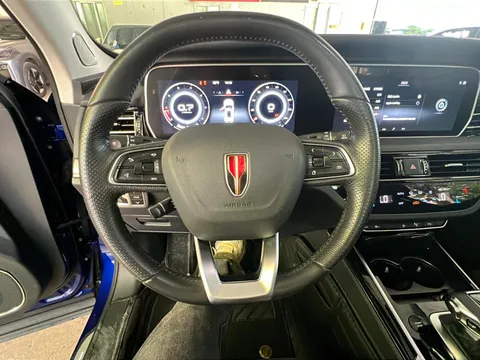 Hongqi HS5