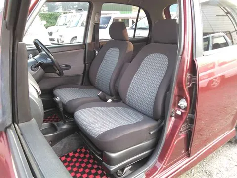 Daihatsu Mira Gino