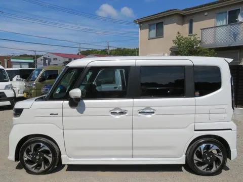 Suzuki Spacia Custom