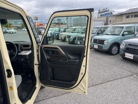 Suzuki Spacia