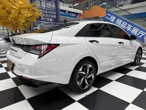 Hyundai Elantra (Avante)