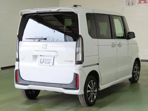 Honda N-BOX Custom