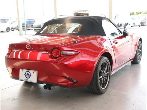 Mazda MX-5 (Roadster)